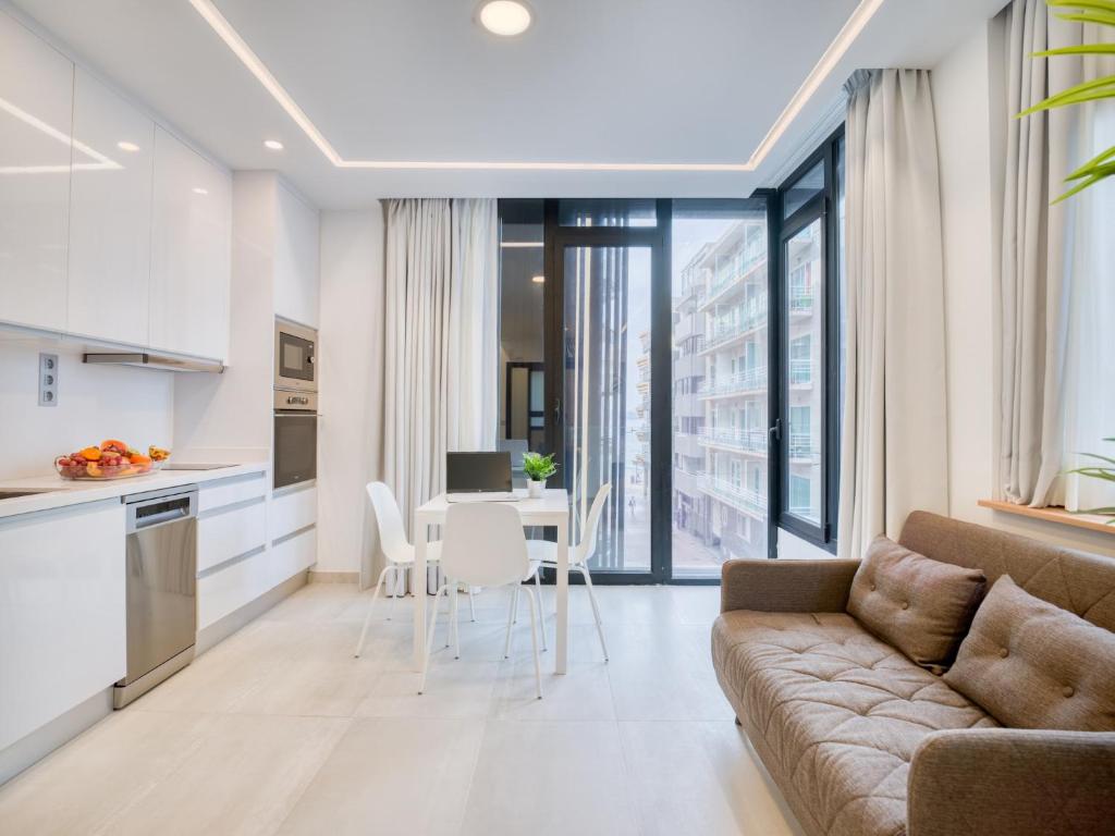 Apartment in Las Palmas by Playa de Las Canteras - 2