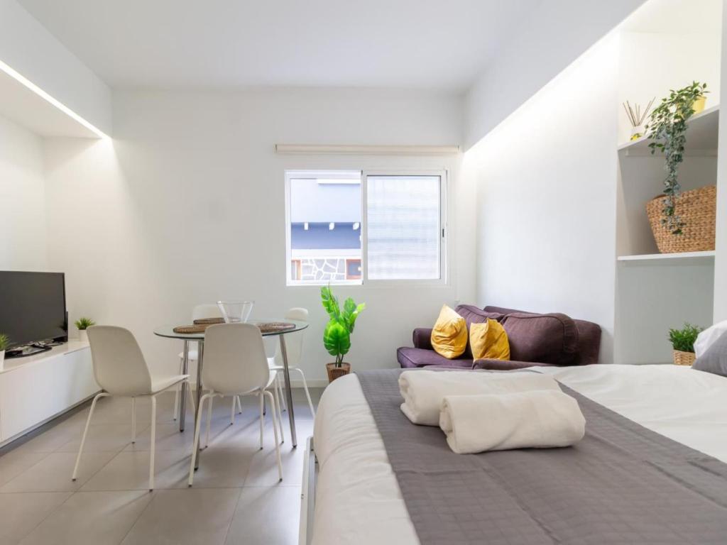 Apartment by Playa de Las Canteras Beach - 2