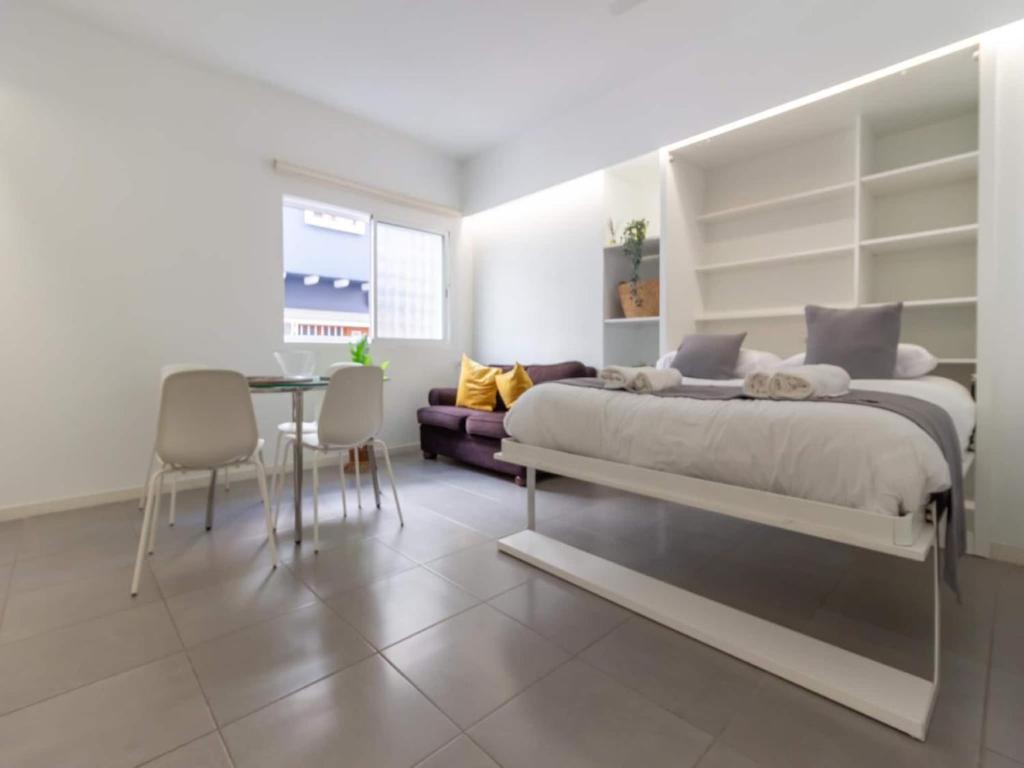 Apartment by Playa de Las Canteras Beach - 4