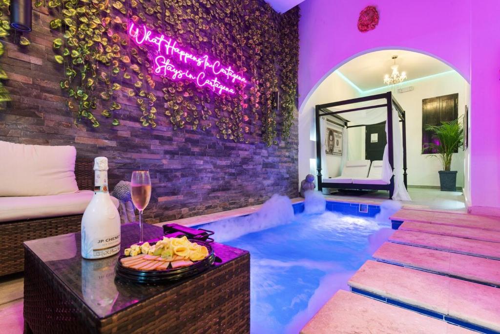 Pablo Escobars Secret Hideout! - 1