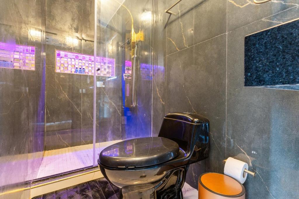 Pablo Escobars Secret Hideout! - 2