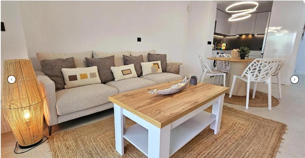 Alexia 3BR Beach Stay - 3