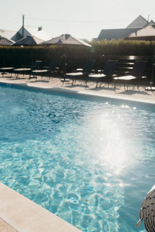 Hotel Le Chatellier - Piscine chauffee d'avril a octobre 전경