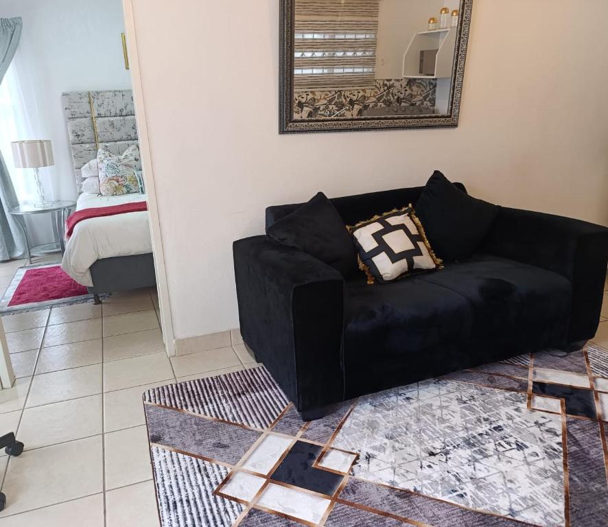 Long on Hill, Johannesburg