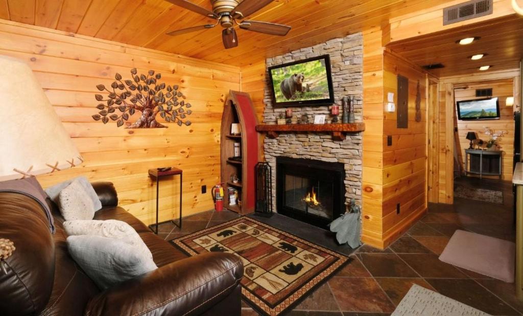 Oak Square 206, Gatlinburg