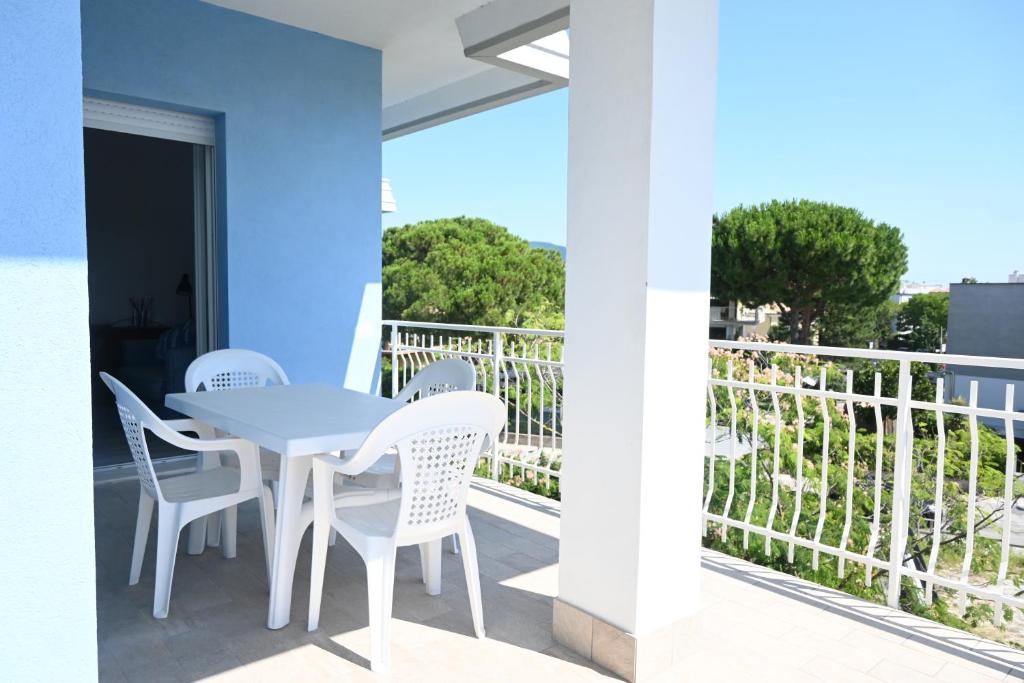 Marcelli, trilocale con terrazzo a pochi passi dal mare - M394 - 2