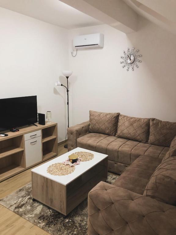 Apartman Sunce1, Rakari