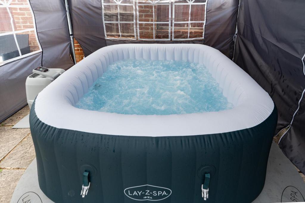 Open Mind Property - 9 Guests, 5 Beds & Free Parking, Portsmouth