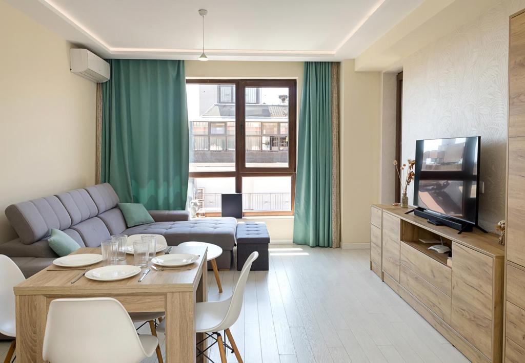 Elegant 1BR Apartment in the TOP Center of Varna by Flat manаger, Varna