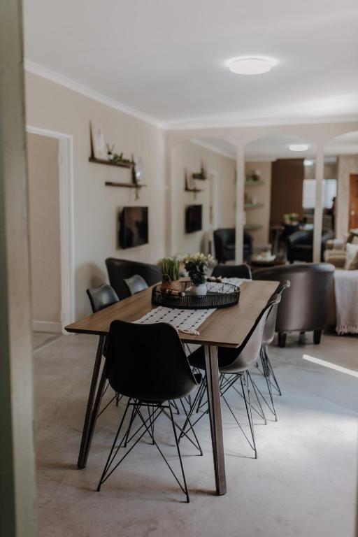 Dip in, Dip out HQ, Boksburg