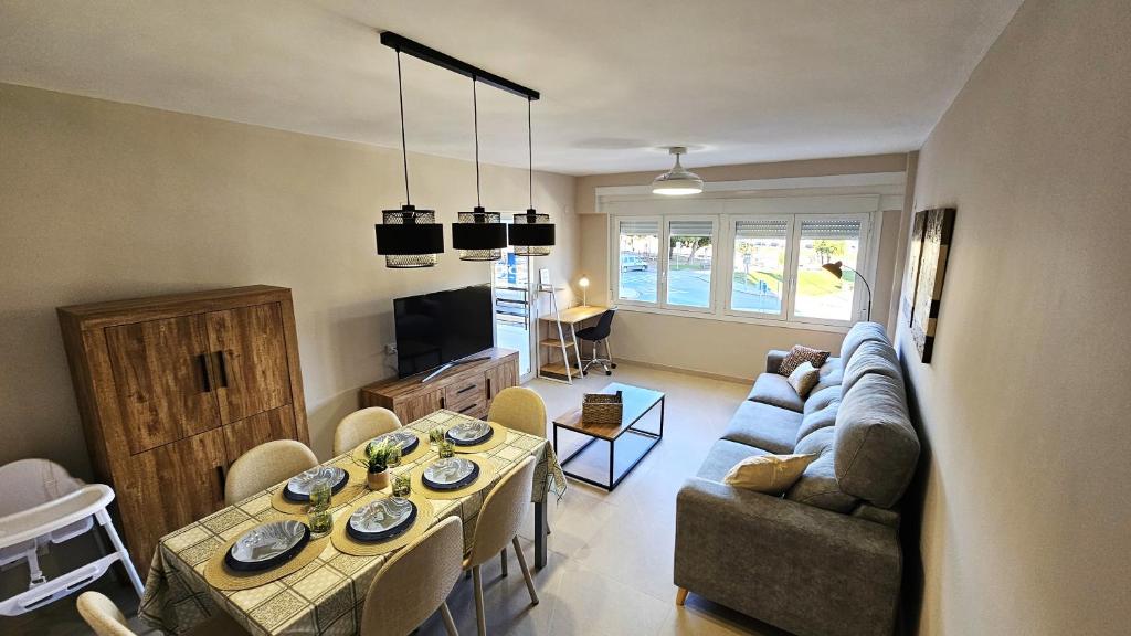 Apartamento REFORMADO con PARKING a 1 minuto de la PLAYA - 2