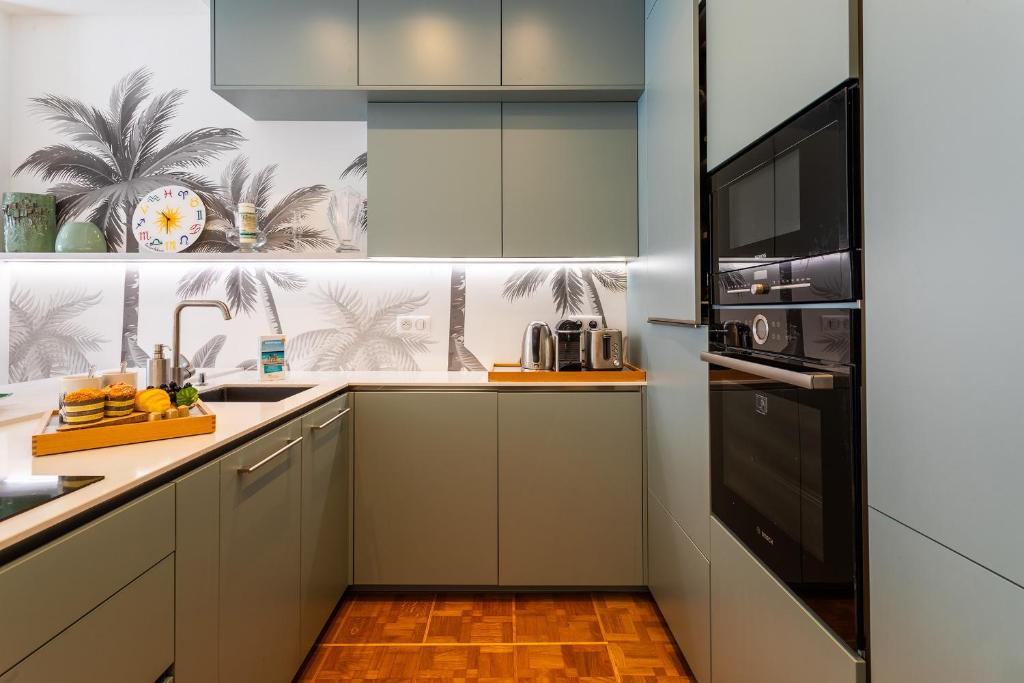 LE LAFAYETTE AP4410 By Riviera Holiday Homes - 3