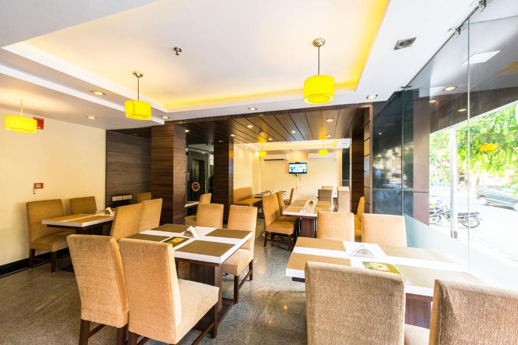 Treebo Globe International, Near Kalighat Mandir レストラン