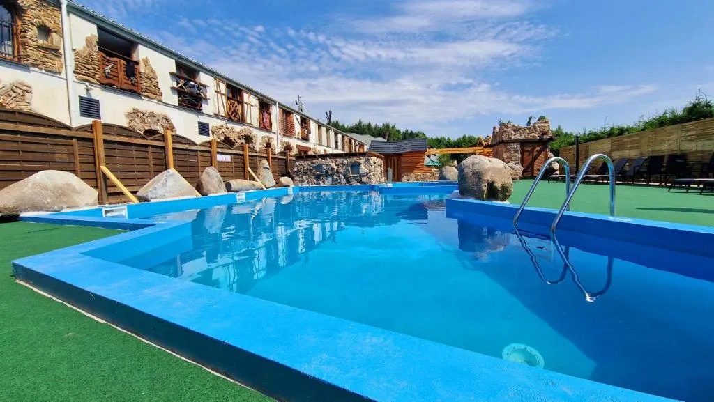 Hotel Kocourkov, hotel in Hlinsko