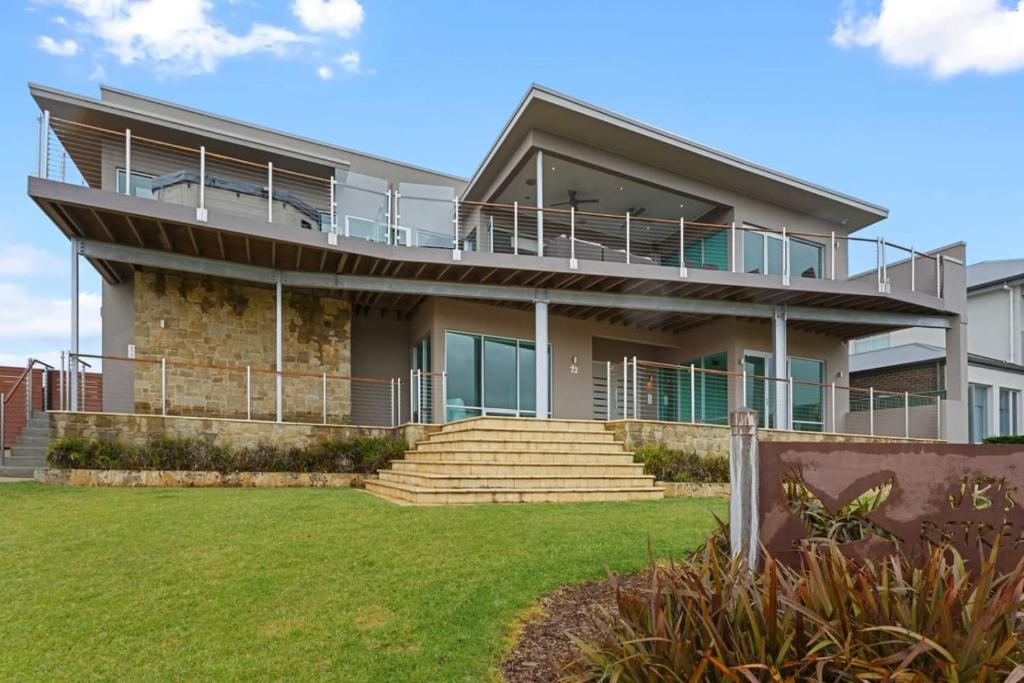 JBS Retreat Rate variable see rates below, Swanport