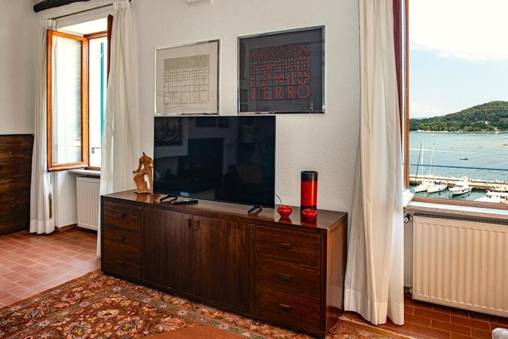 Penthouse with a Dream Sea View in Portovenere - 2