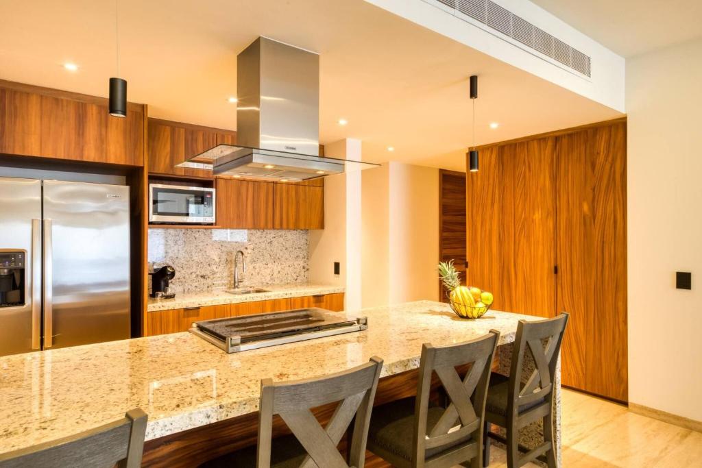Group Apt 13 16, no view, 3BR, 12 pax - 3