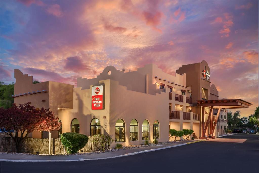 Best Western Plus Inn of Santa Fe 外観