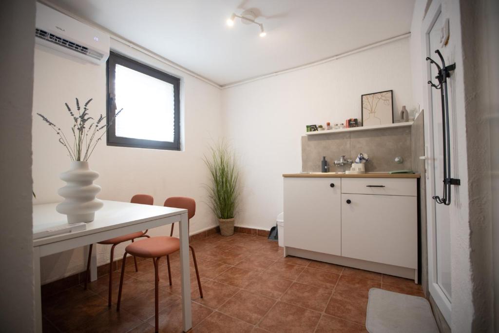 Tiny apartment - 4