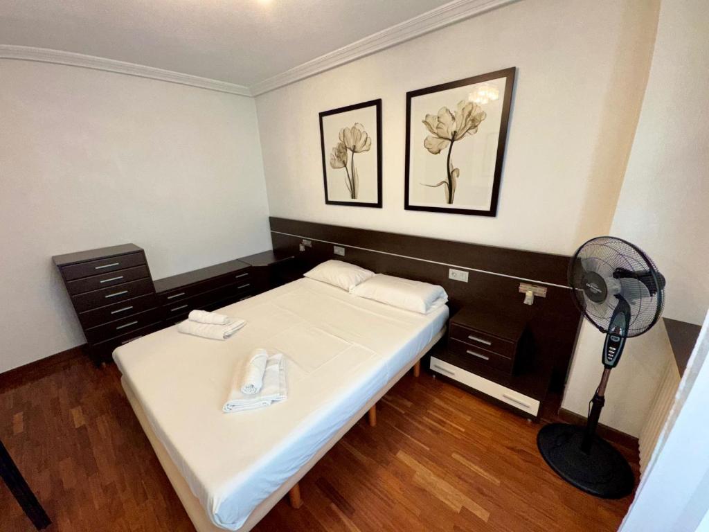 Apartamento Reyes de España / Free Parking & Wi Fi - 4