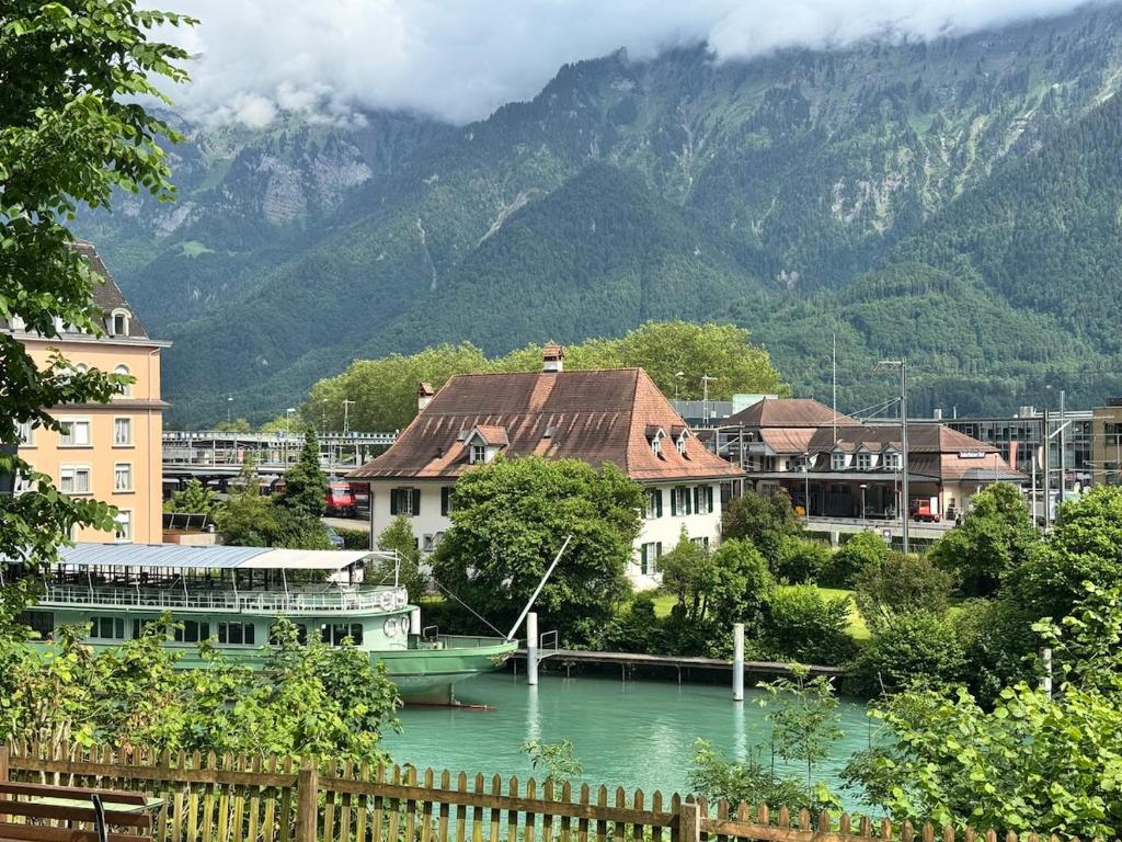 River 1 - Retreat with Iconic Jungfraujoch View - 2