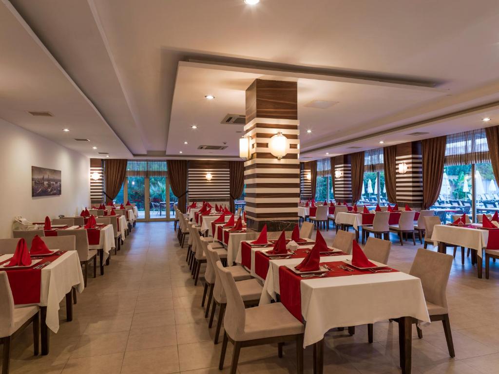 Primasol Hane Family Resort Hotel — Restaurant & bars in Side