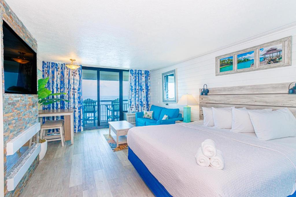 Beautifully Updated King Suite-Immaculate Oceanfront Views-Ocean Reef 1103, Myrtle Beach