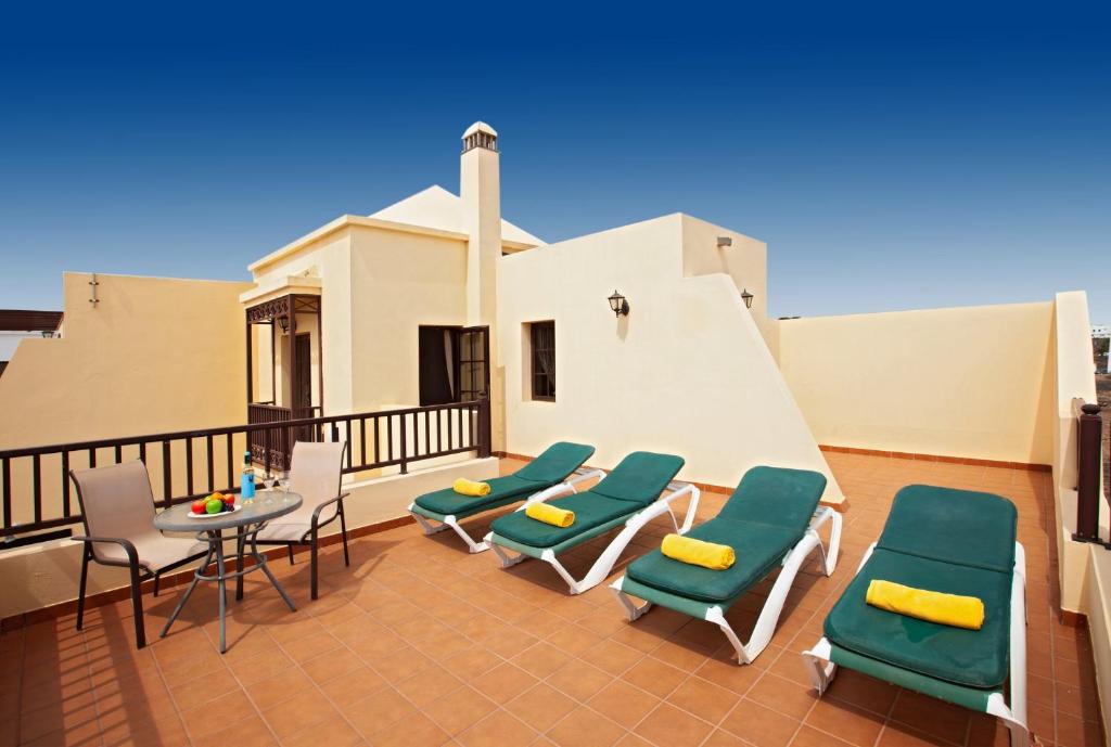 Delightful Costa Teguise Villa 4 Bedrooms Large Private Pool Villa Ellen - 2