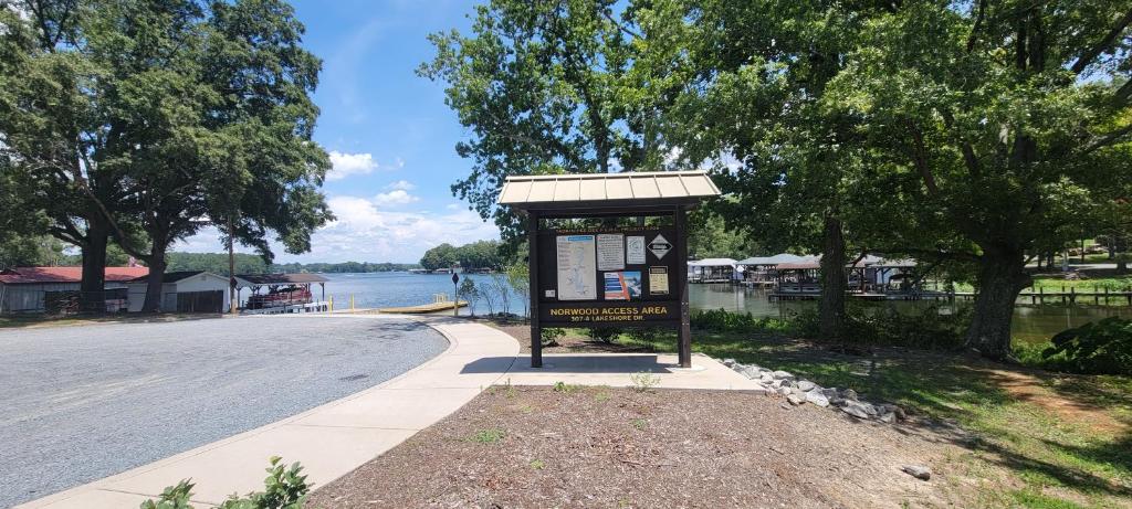 Gateway to Lake Tillery Retreat, Norwood