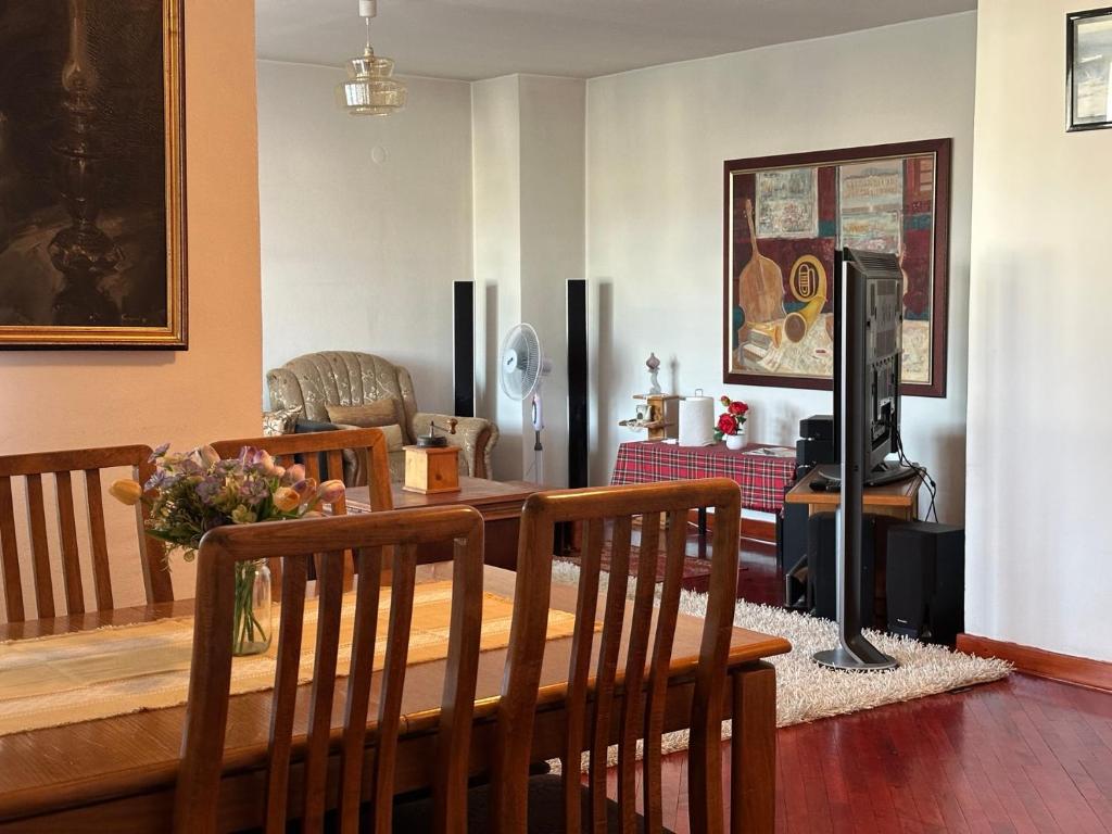 Brick Apartment & Free Parking - 4