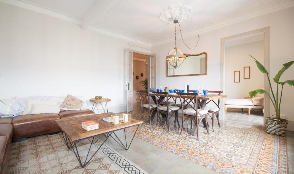 You Stylish Boutique Apartments - 2