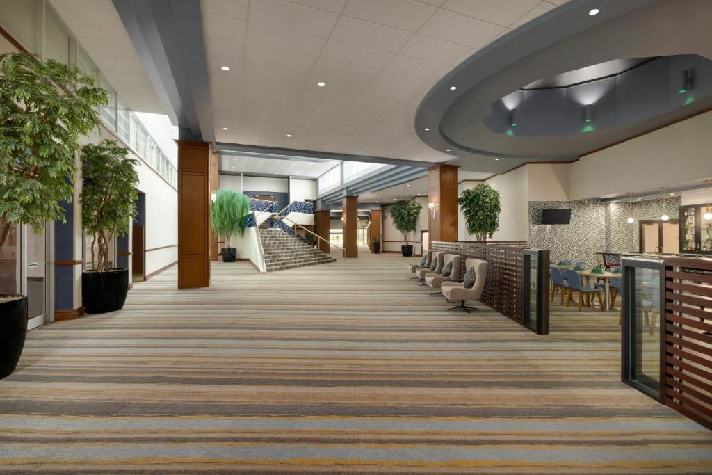 Holiday Inn Louisville East - Hurstbourne By IHG 外観