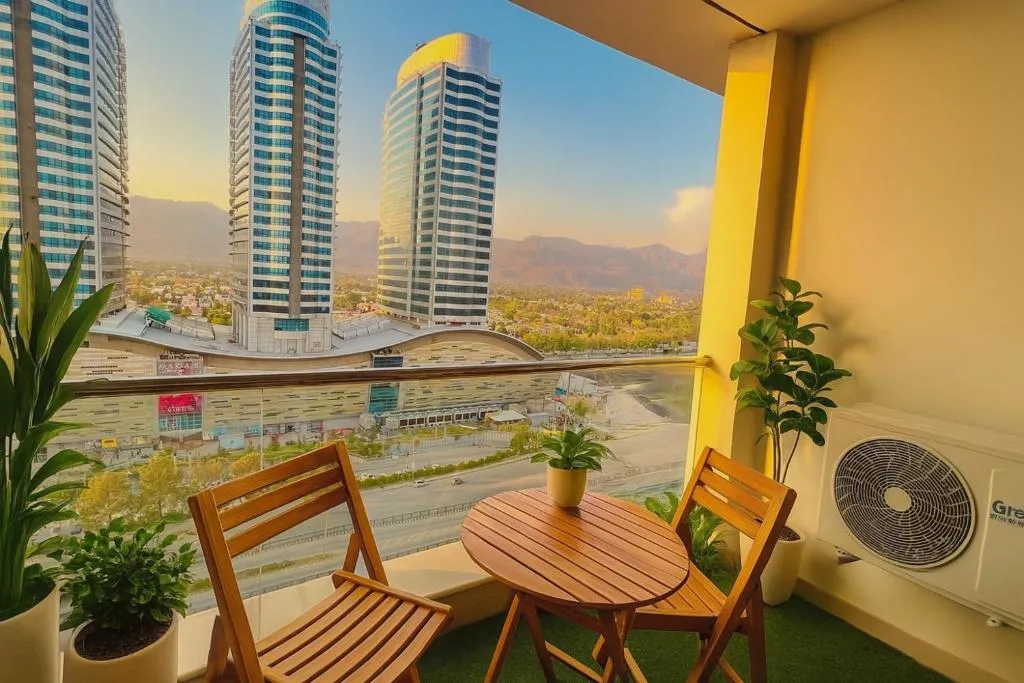 Elysium Tower-Sky Heights Exclusive Apartments Opposite Centaurus Mall ISB, hotel in Islamabad