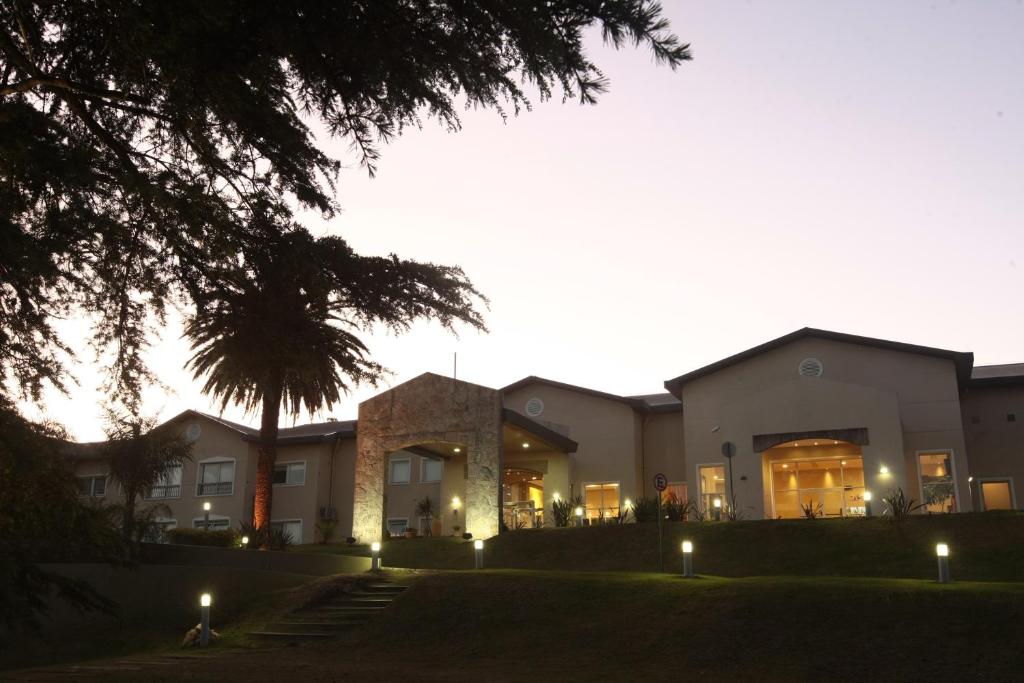 Howard Johnson Rio Ceballos Hotel y Casino photo