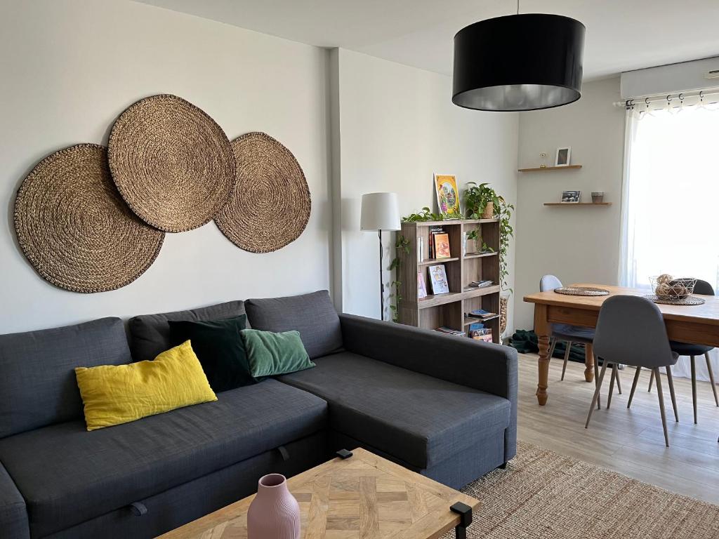 Charmant appartement ensoleillé-Terrasse - PARKING Gratuit - Isle sur la Sorgue - 3