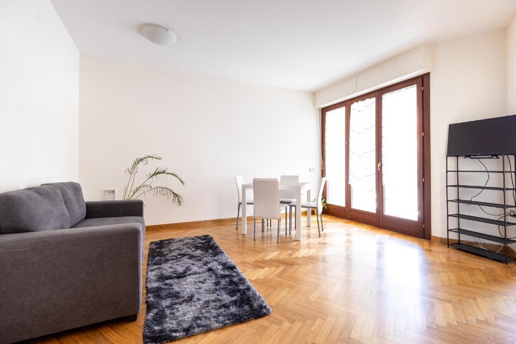 Corner house - 1