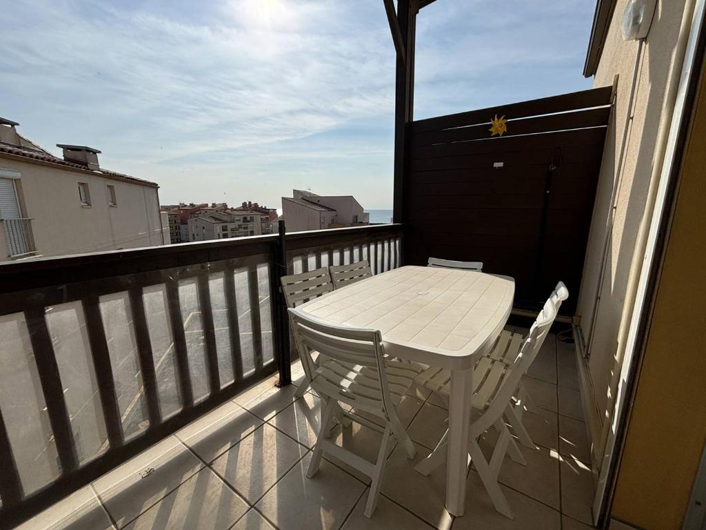 STUDIO MEZZANINE POUR 4 PERSONNES CLIMATISE - 1