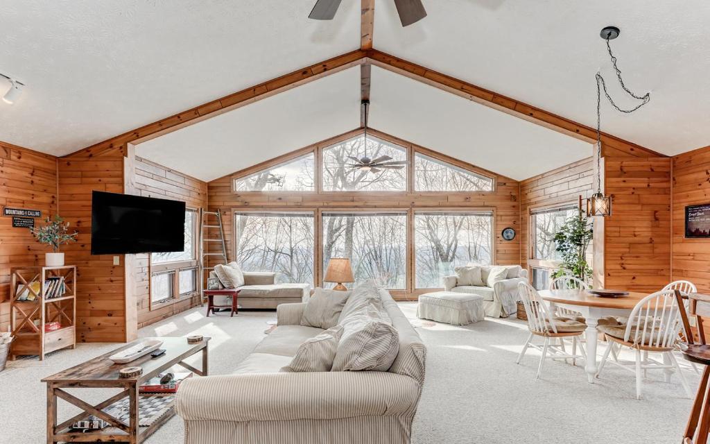 Starcross Summit - Sunny spaces gorgeous views, Jasper