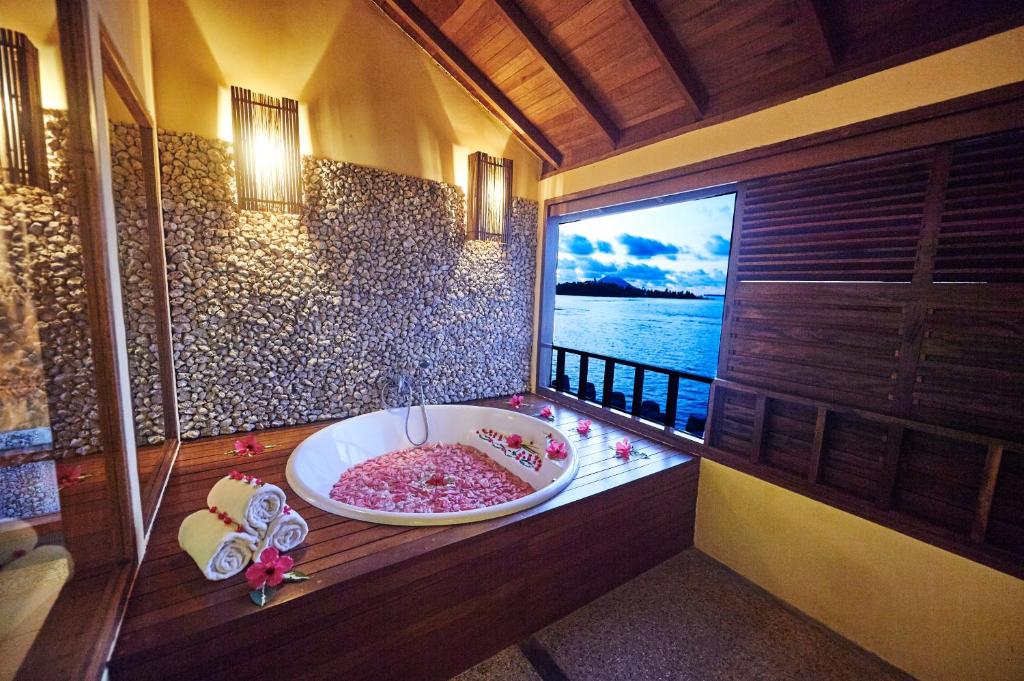 Bathroom, Cocotinos Manado a Boutique Dive Resort in Manado