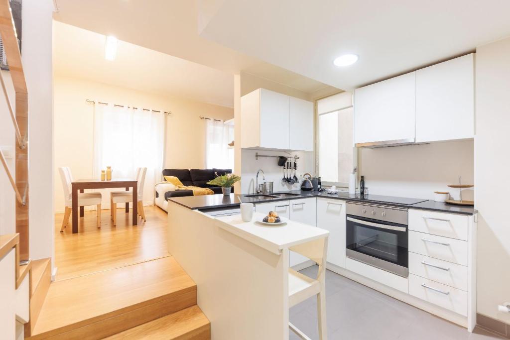 Bravissimo Cort Reial 4A Duplex, Monthly Apartment - 3