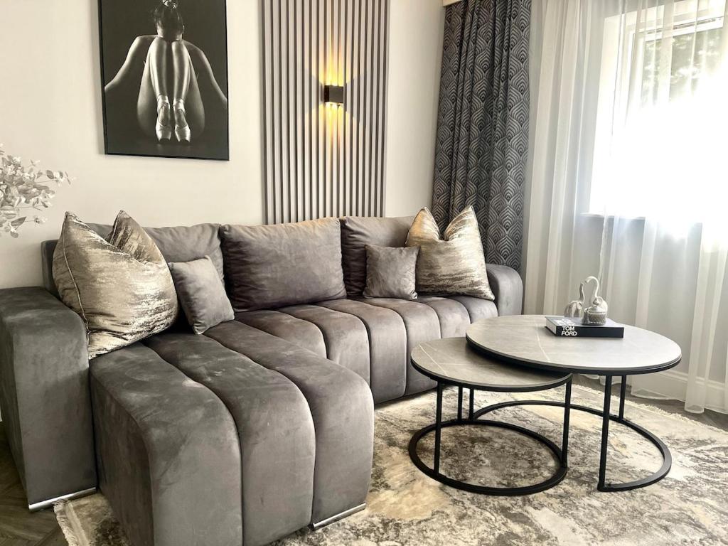 Luxury Retreat with Private Hot Tub, Cawston