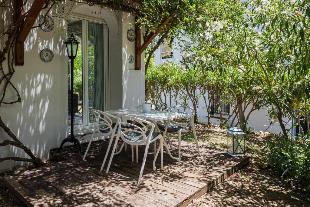 Riviera Dream Gardens by Alfresco Stays - 4