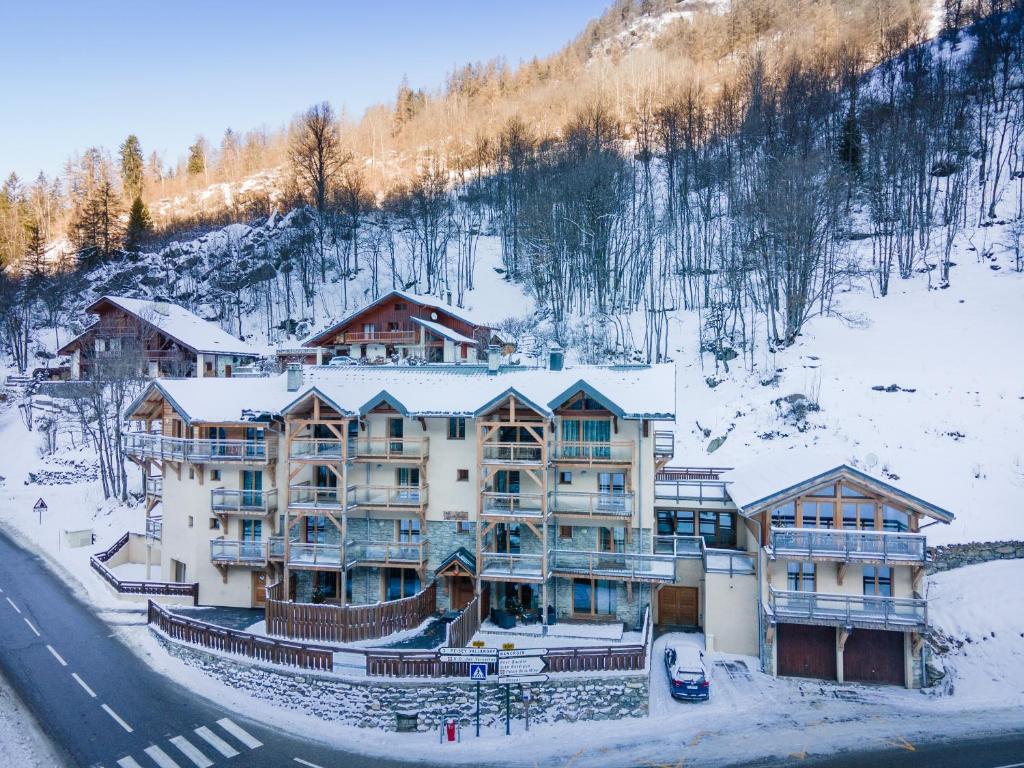 Madame Vacances Chalet Ponturin - 2