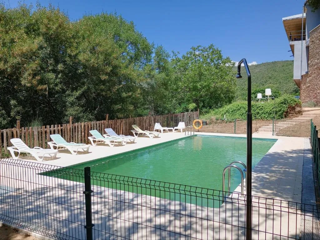 Hotel Rural Porta Coeli - Dehesa Santa Lucía，位于圣马尔廷德尔卡斯塔尼亚尔的酒店