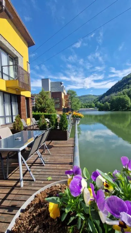 Waterside SPA Hotel，位于奥格尼亚诺沃的酒店