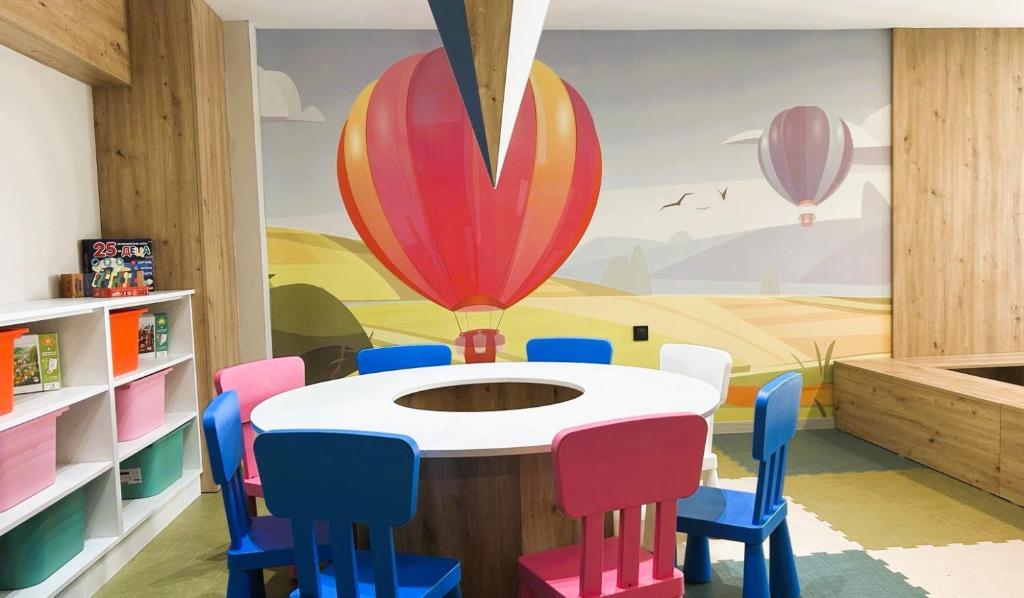 Hotel MARVEL - FULLY RENOVATED FREE Beach Access — Attractions for children in Sunny Beach, Burgas Region