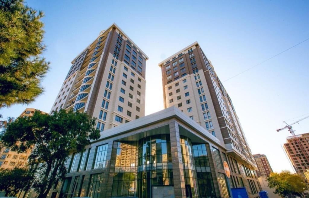 Central Spacious Flat-right in front of the subway, Baku