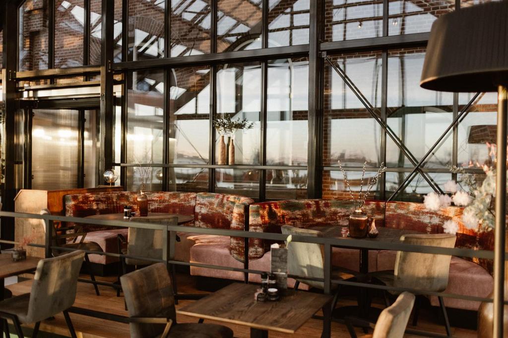 Restaurant, Hotel Torpedoloods in Rotterdam