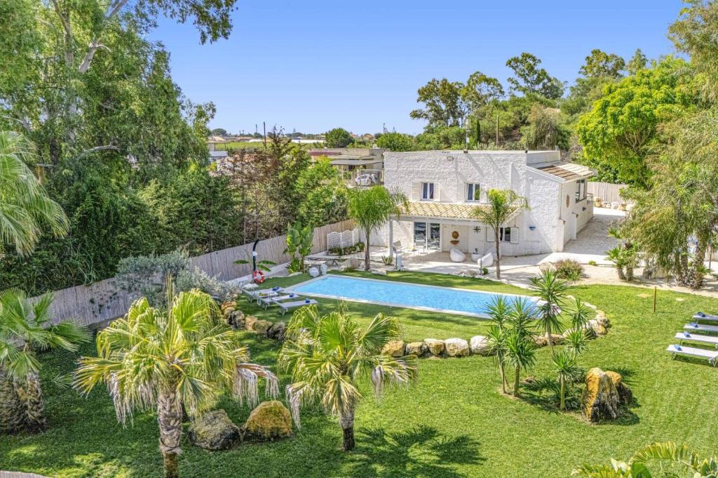 Villa Mediterraneo by Villa Plus - 3
