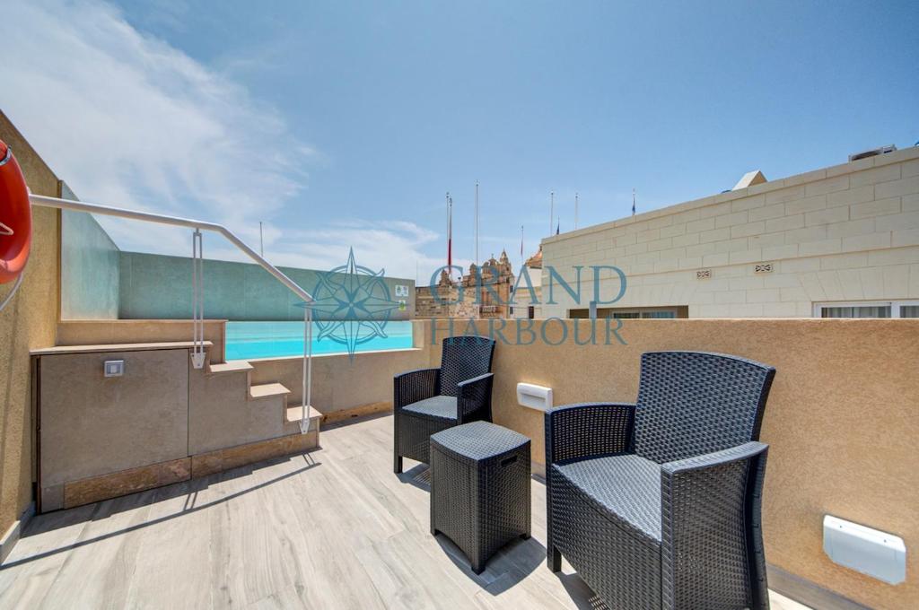 Casa Paradiso in Ghaxaq Private Rooftop Pool, Għaxaq